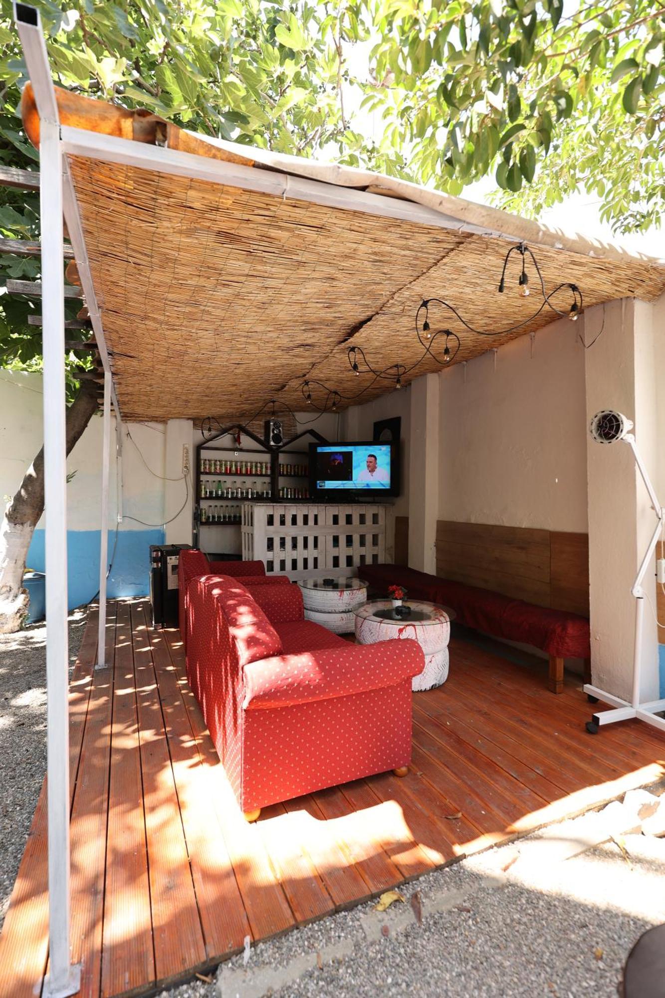 Osho Hostal *