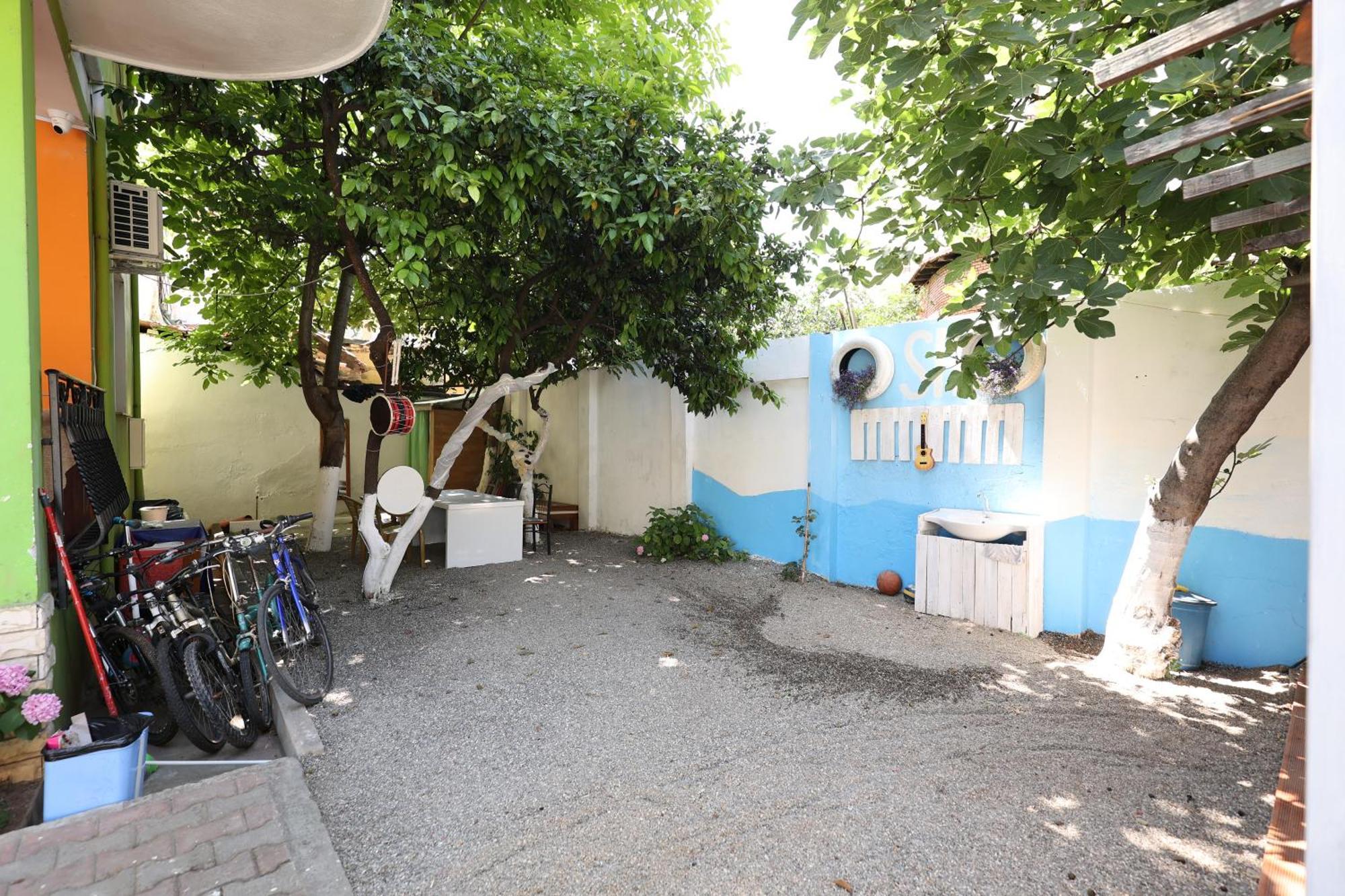 Osho Tirana