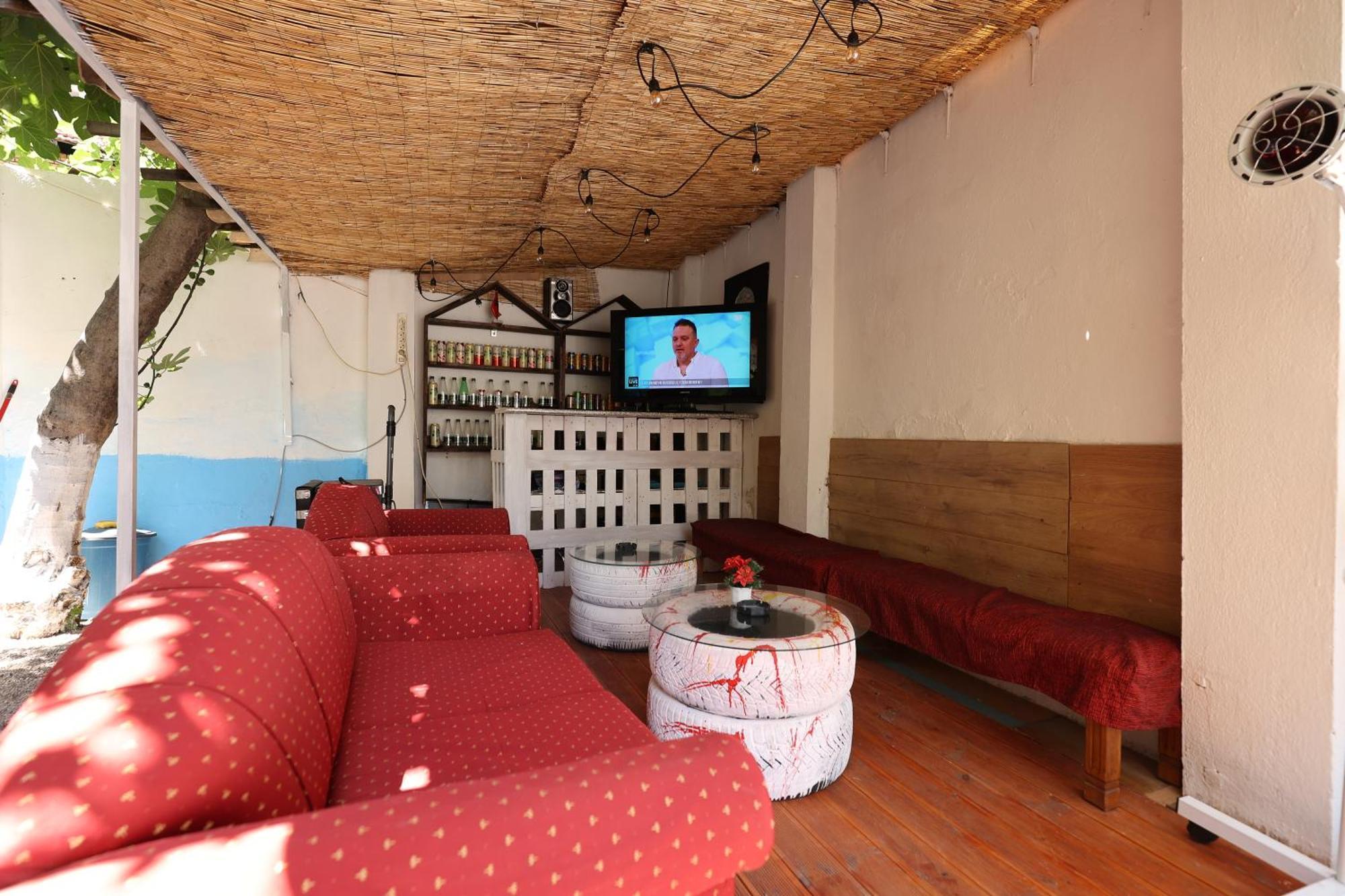 Osho Hostal *